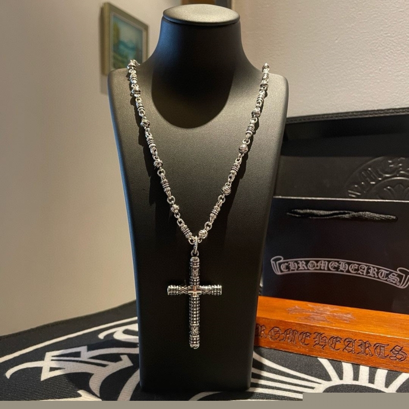Ch**me He**ts necklaces